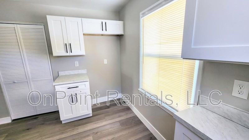 7873 Syracuse St - Photo 7 of 25