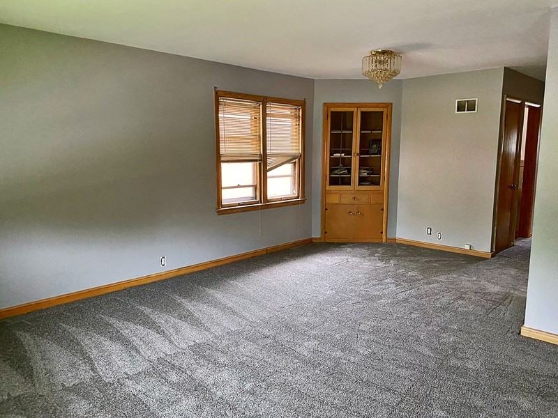 8116 W Burleigh St - Photo 3 of 8