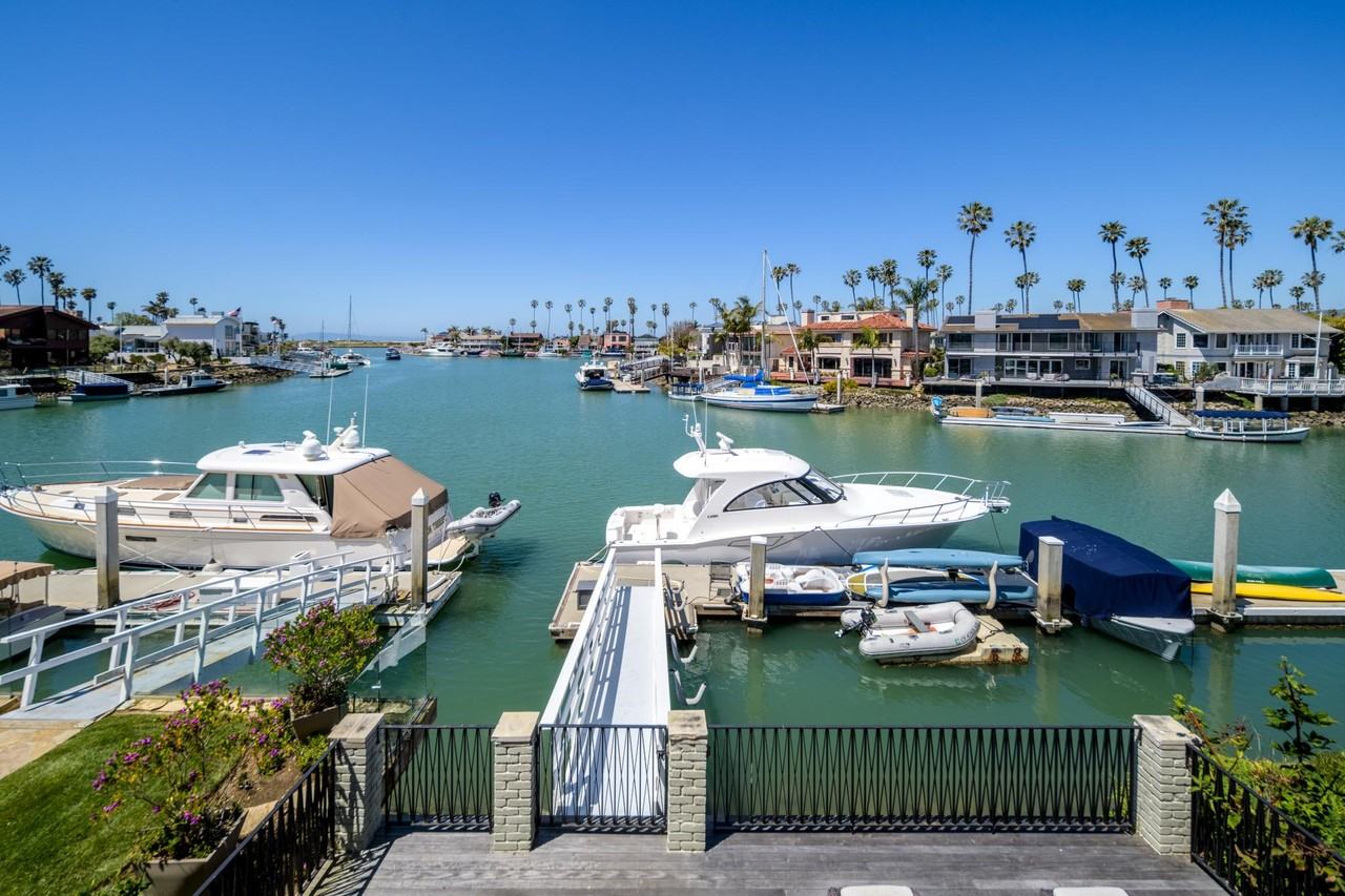 3081 Seahorse Ave - Photo 2 of 32