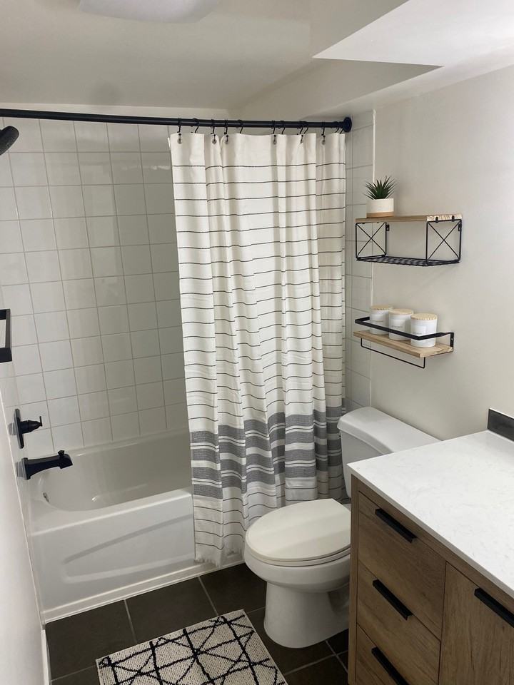 600 Scenic Dr S - Photo 3 of 19