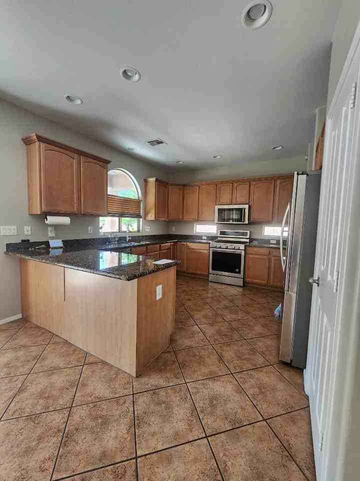10690 S Kush Canyon Ln - Photo 4 of 16