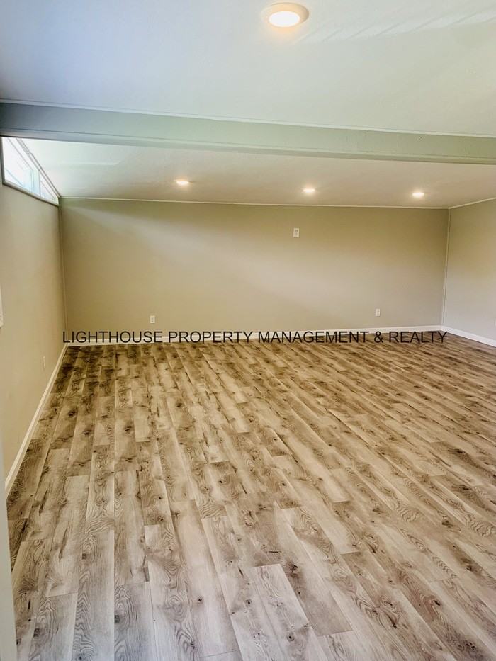 2824 Oakcove Ln - Photo 3 of 21