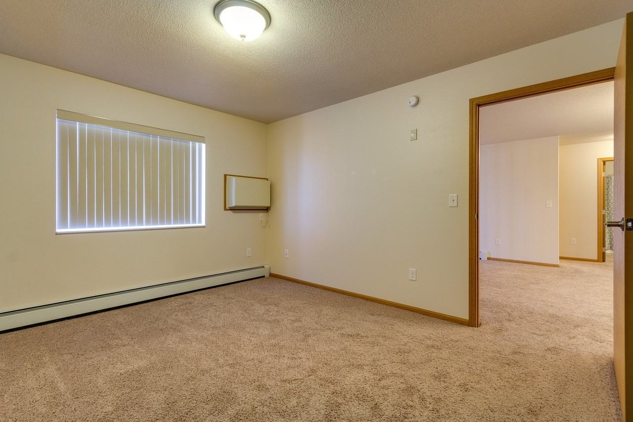 Westport Apartments - Photo 7 of 36