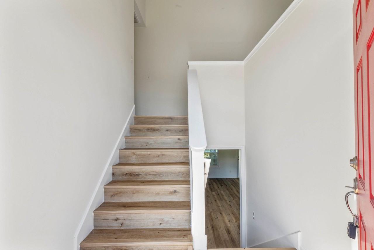 365 River Bend Dr - Photo 2 of 39