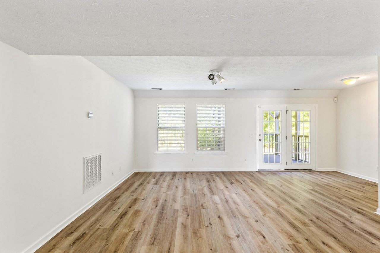 365 River Bend Dr - Photo 3 of 39