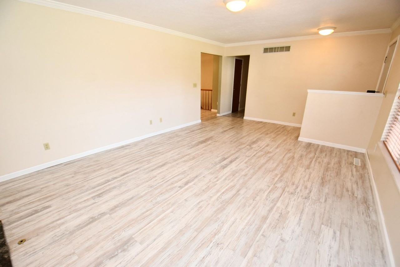 10231 Ashleys Meadow Dr - Photo 3 of 26