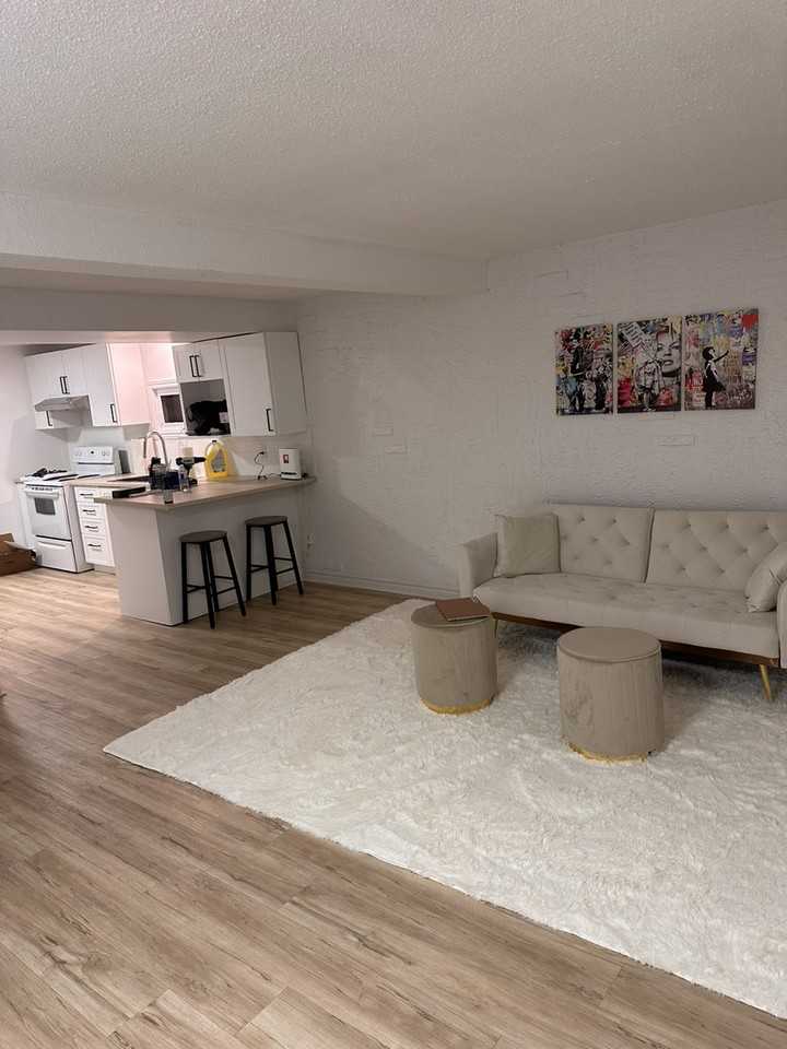 565 Rue St-Luc - Photo 2 of 6