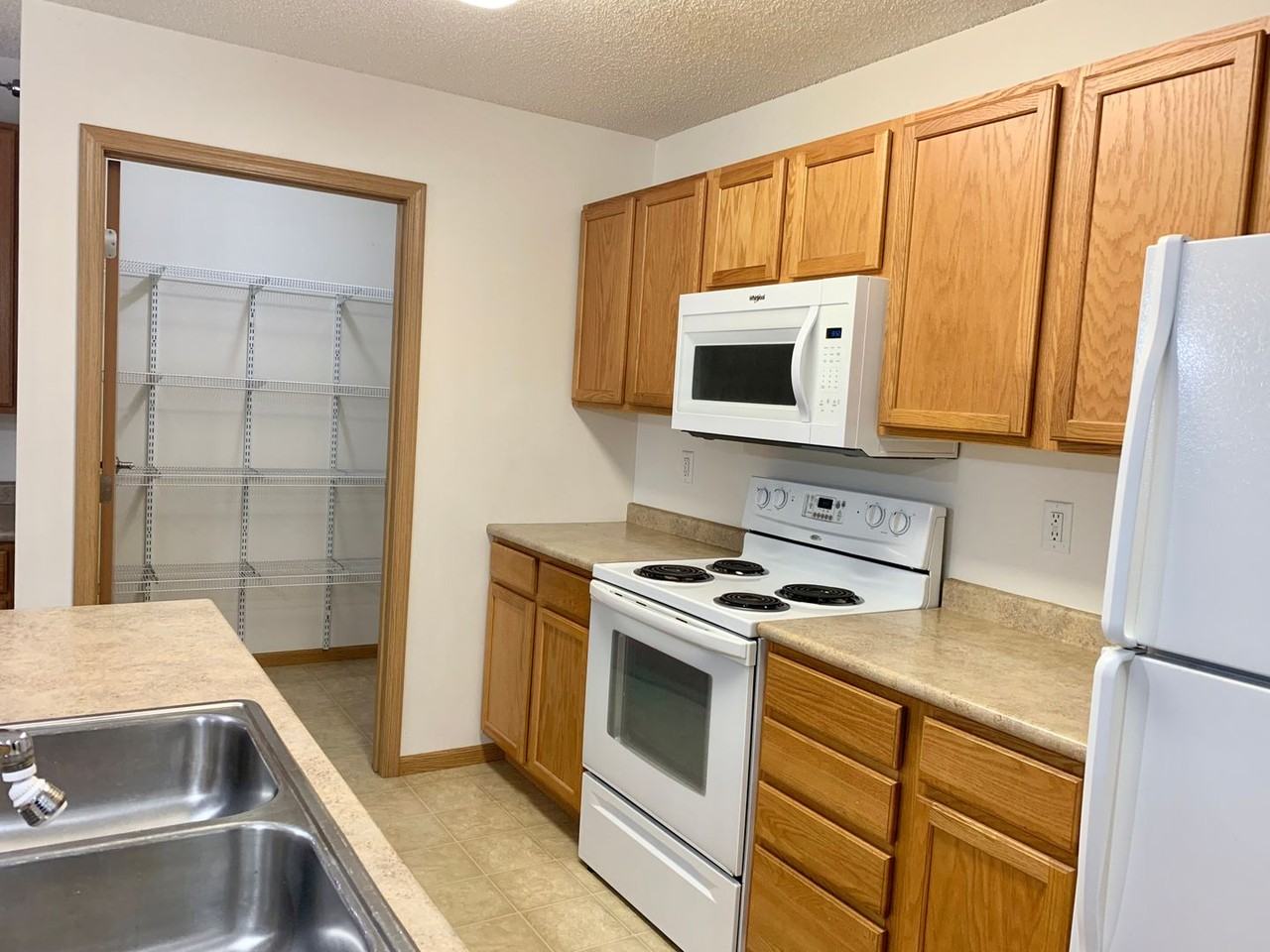 4389 Calico Dr S - Photo 5 of 46