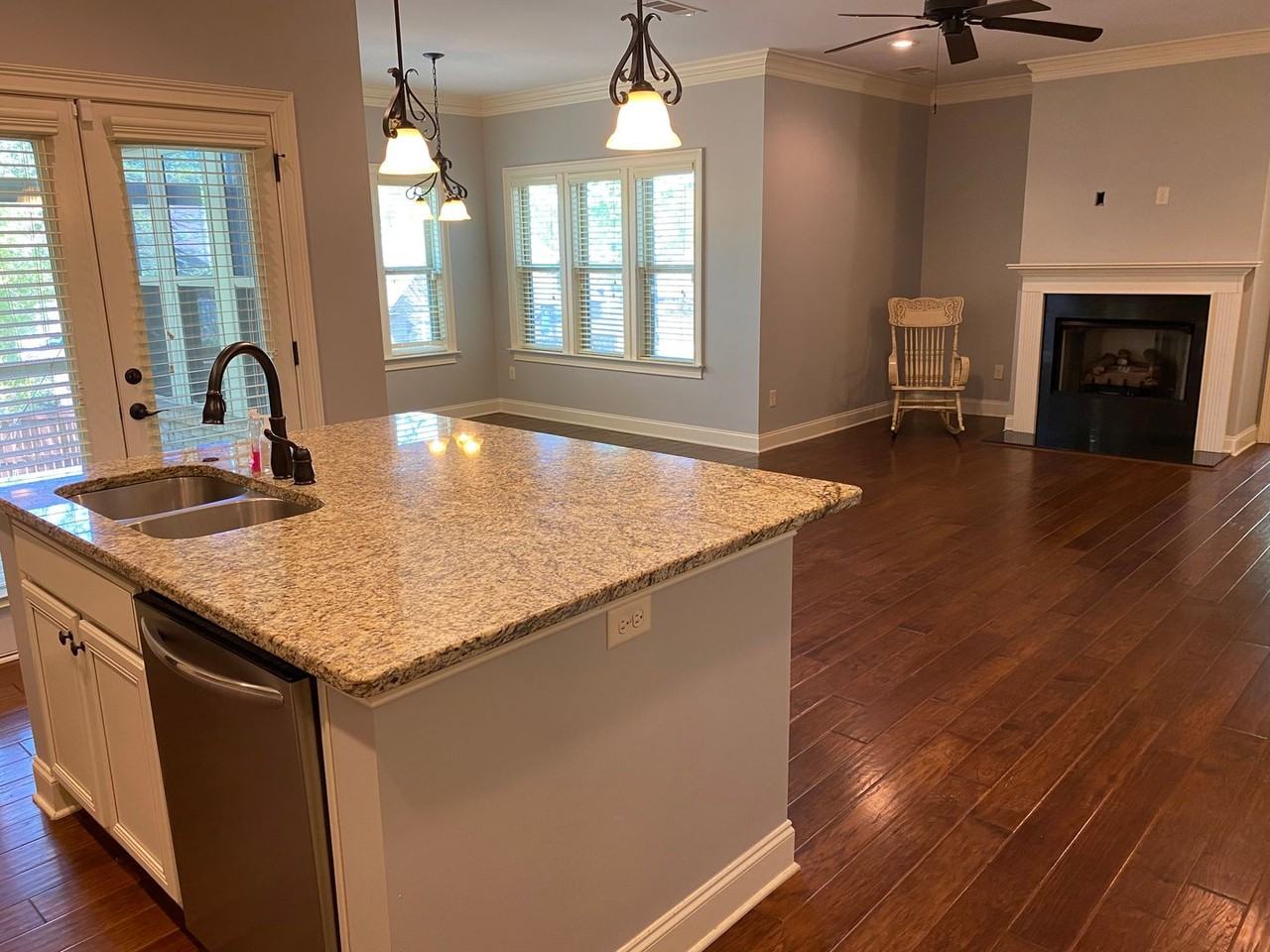 1828 Seagrave Ct - Photo 3 of 28