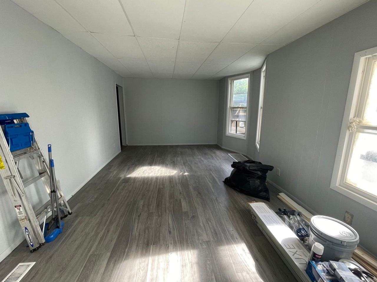 541 W Vine - Photo 3 of 10