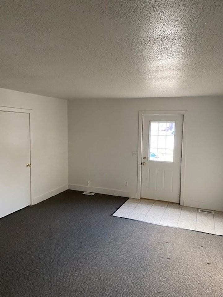 3803 67th St - Photo 4 of 9