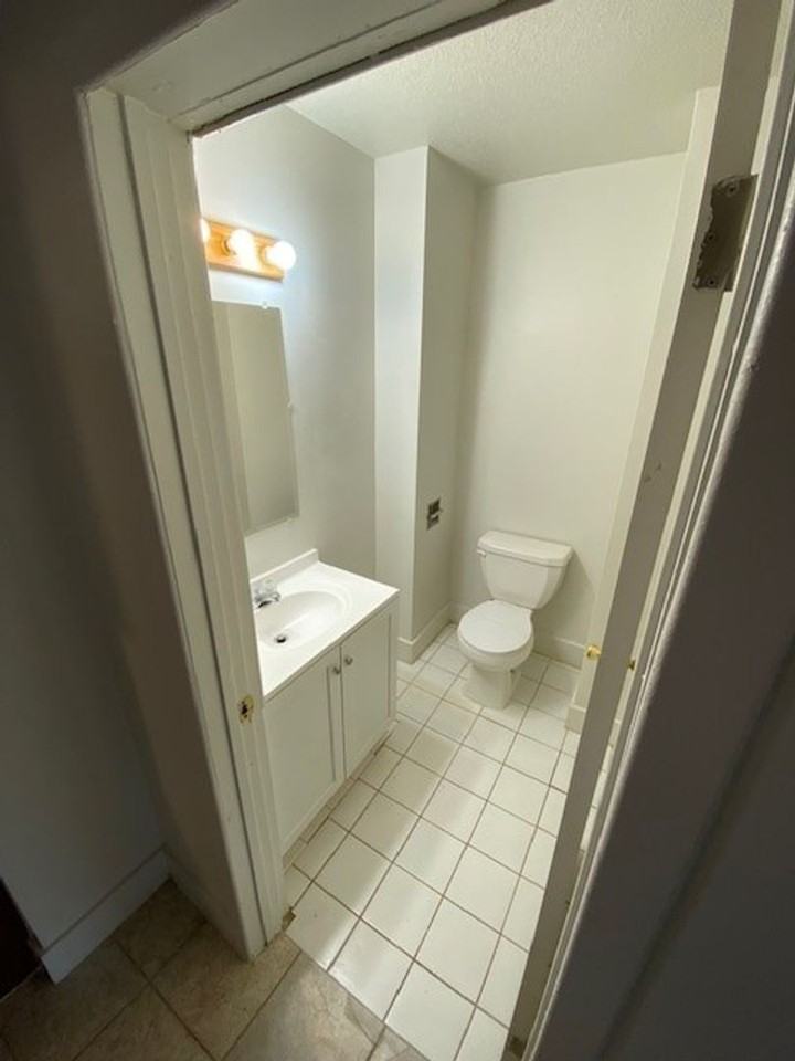 3803 67th St - Photo 6 of 9