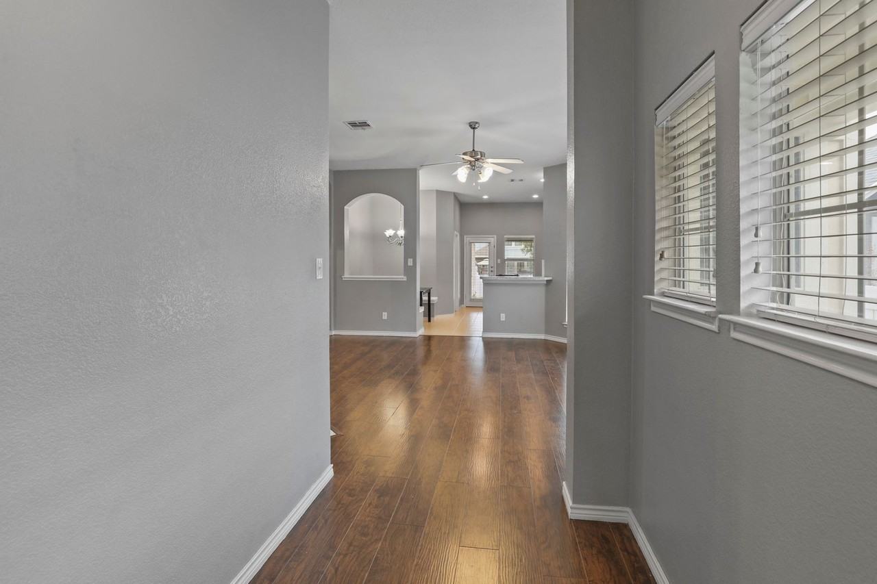 1104 Grey Fox Dr - Photo 3 of 17
