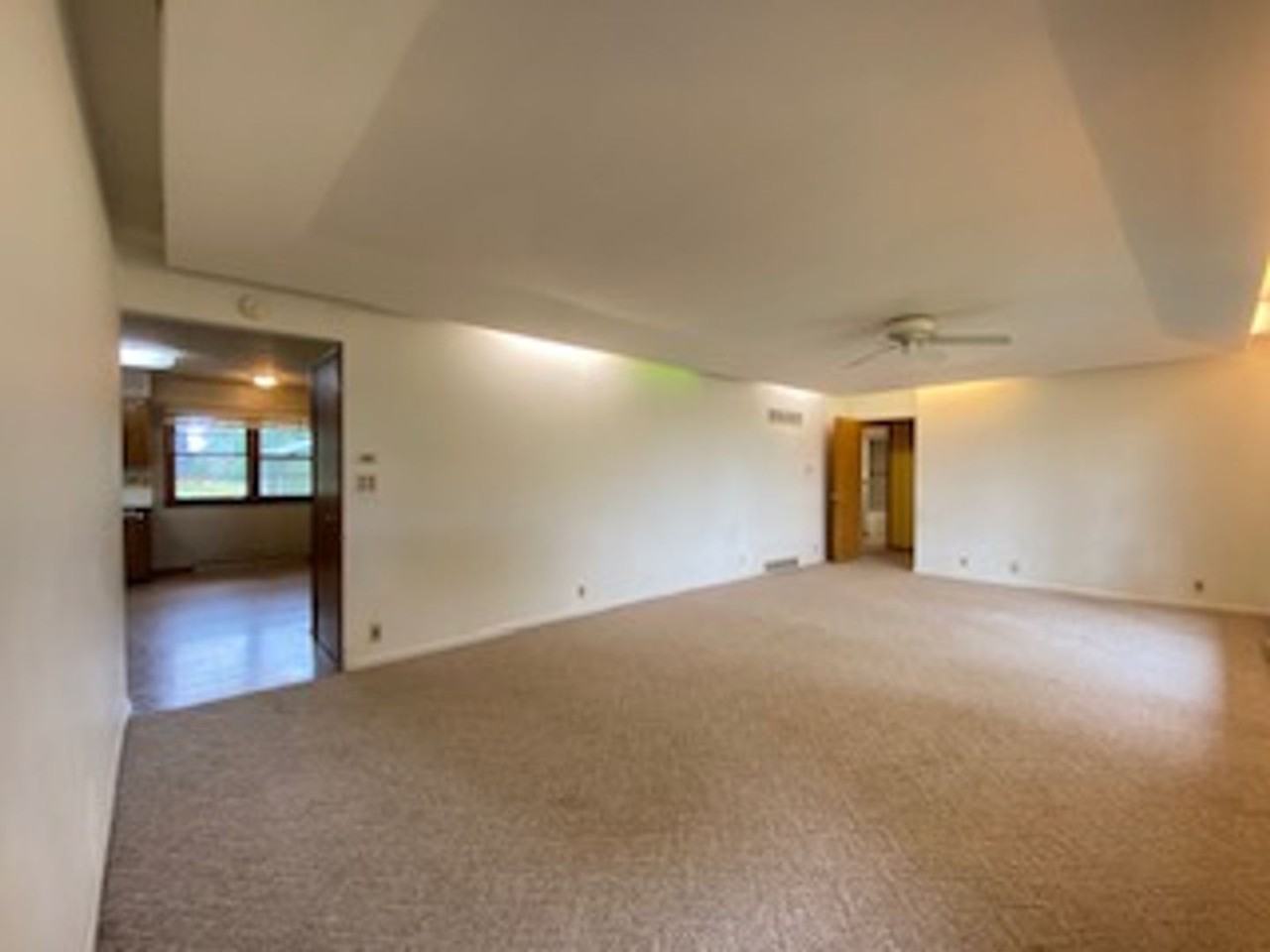 309 E Kercher Rd - Photo 2 of 44