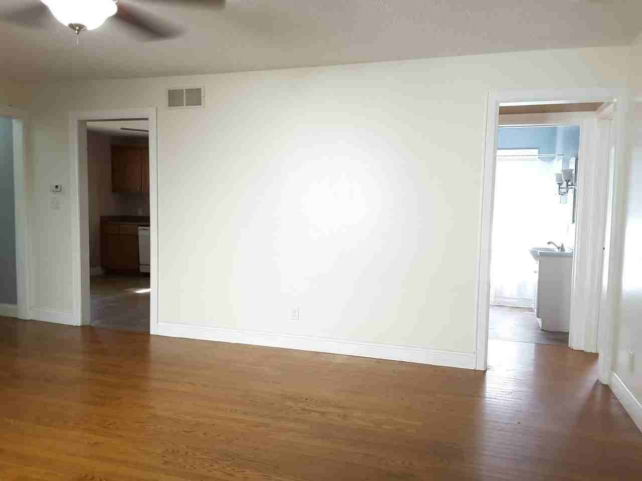 817 S 11th St - Photo 3 of 23