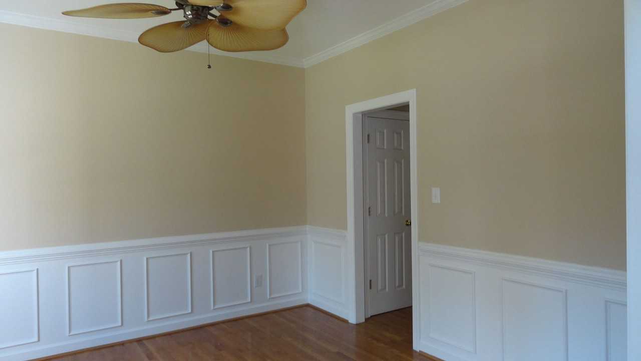 205 Ludlow Dr - Photo 4 of 28