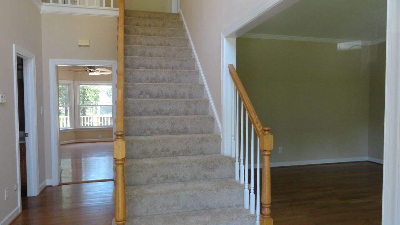 205 Ludlow Dr - Photo 2 of 28