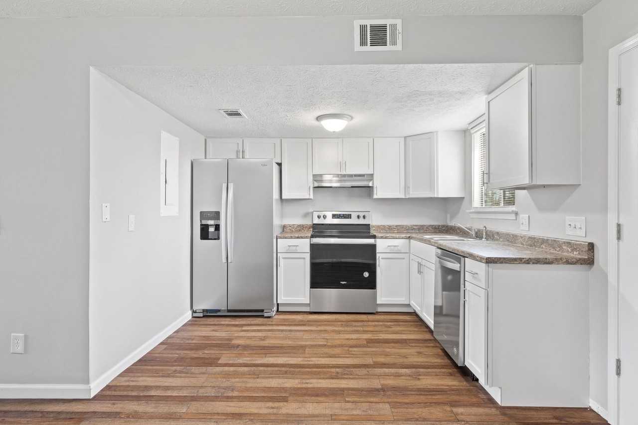 110 Cheri Ln - Photo 3 of 18