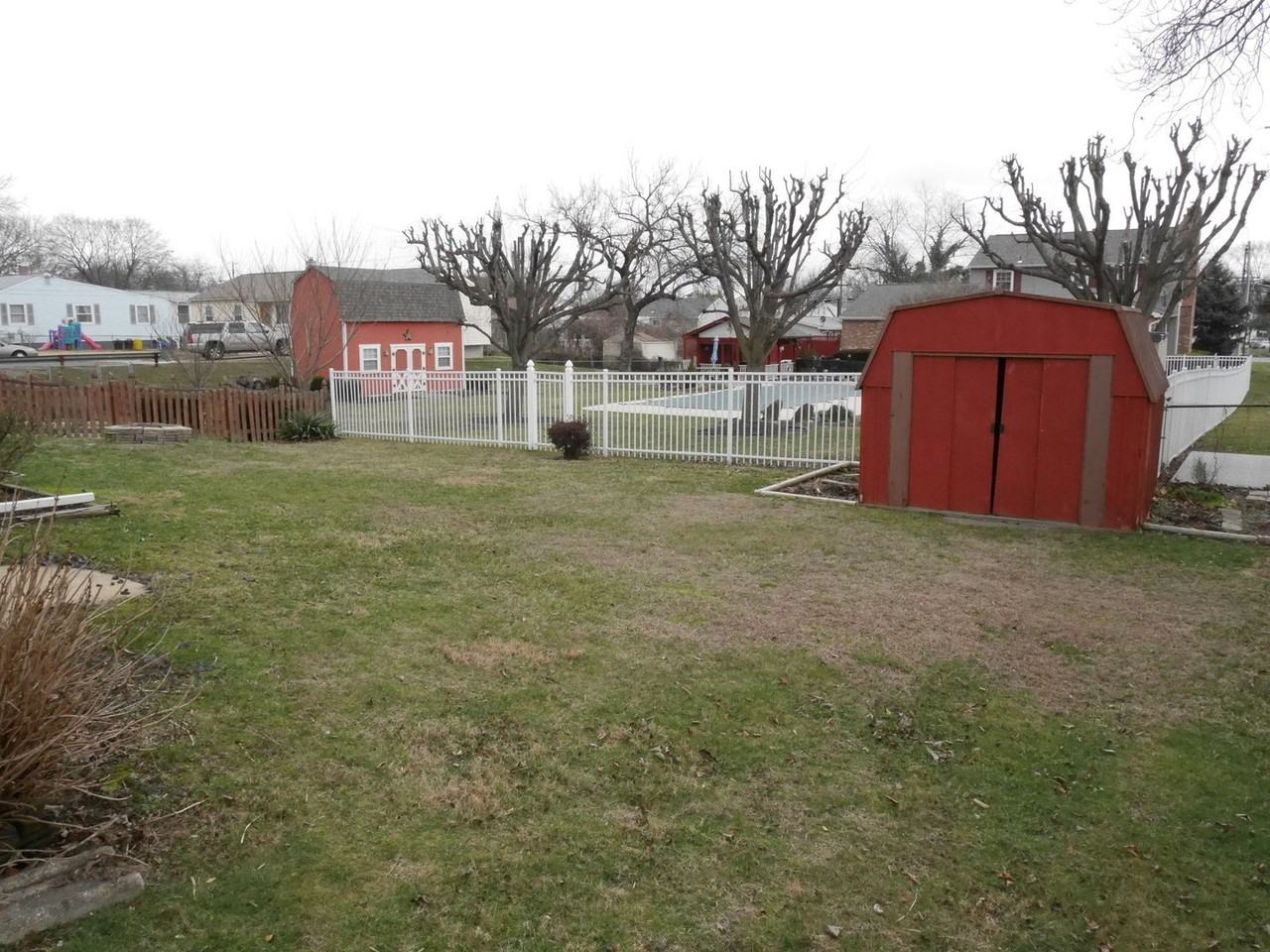 536 Pritchard Dr - Photo 2 of 19
