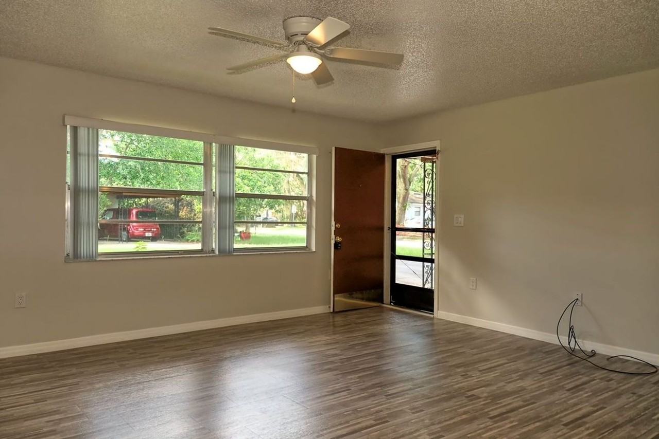1111 Morris Ave - Photo 2 of 9