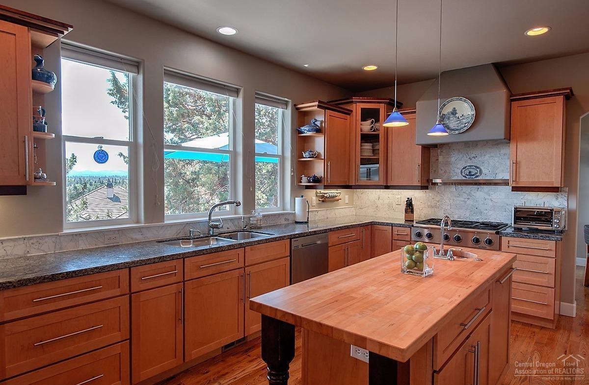 280 Nw Scenic Heights Dr - Photo 2 of 38