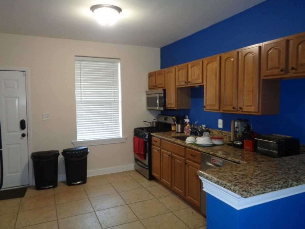 511 S Lehigh St - Photo 3 of 14