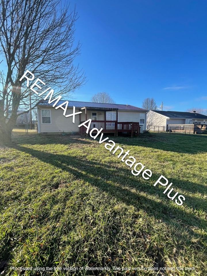 1223 Eastern St - Photo 2 of 16