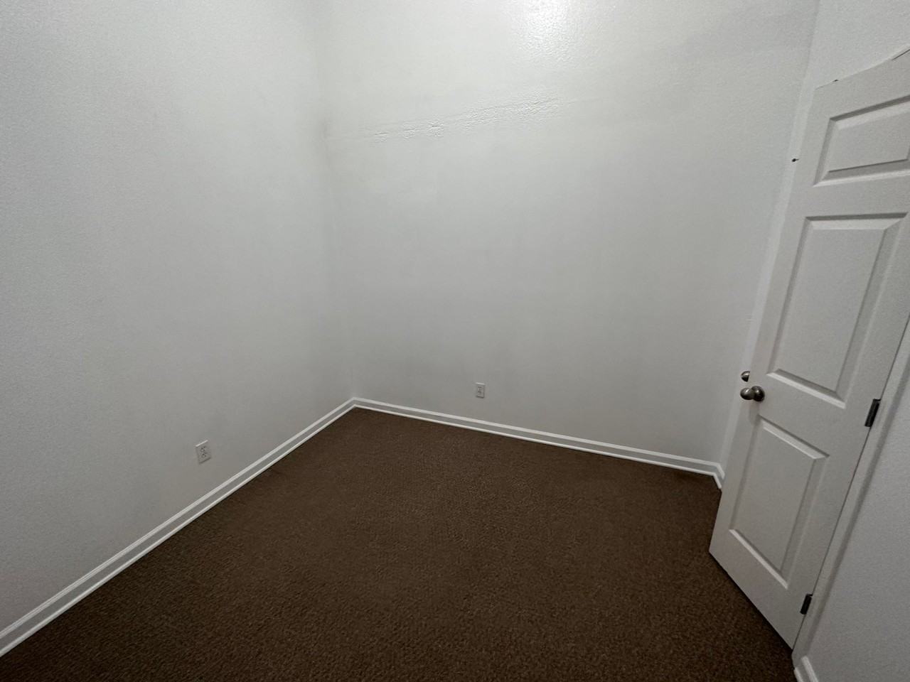 Adams Point Apartments - Photo 2 of 11