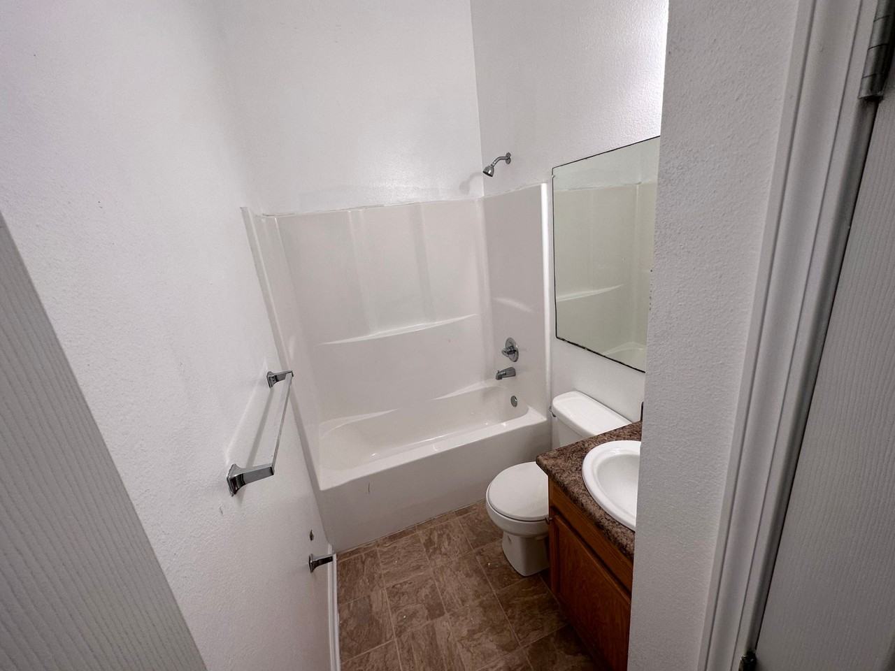 Adams Point Apartments - Photo 3 of 11