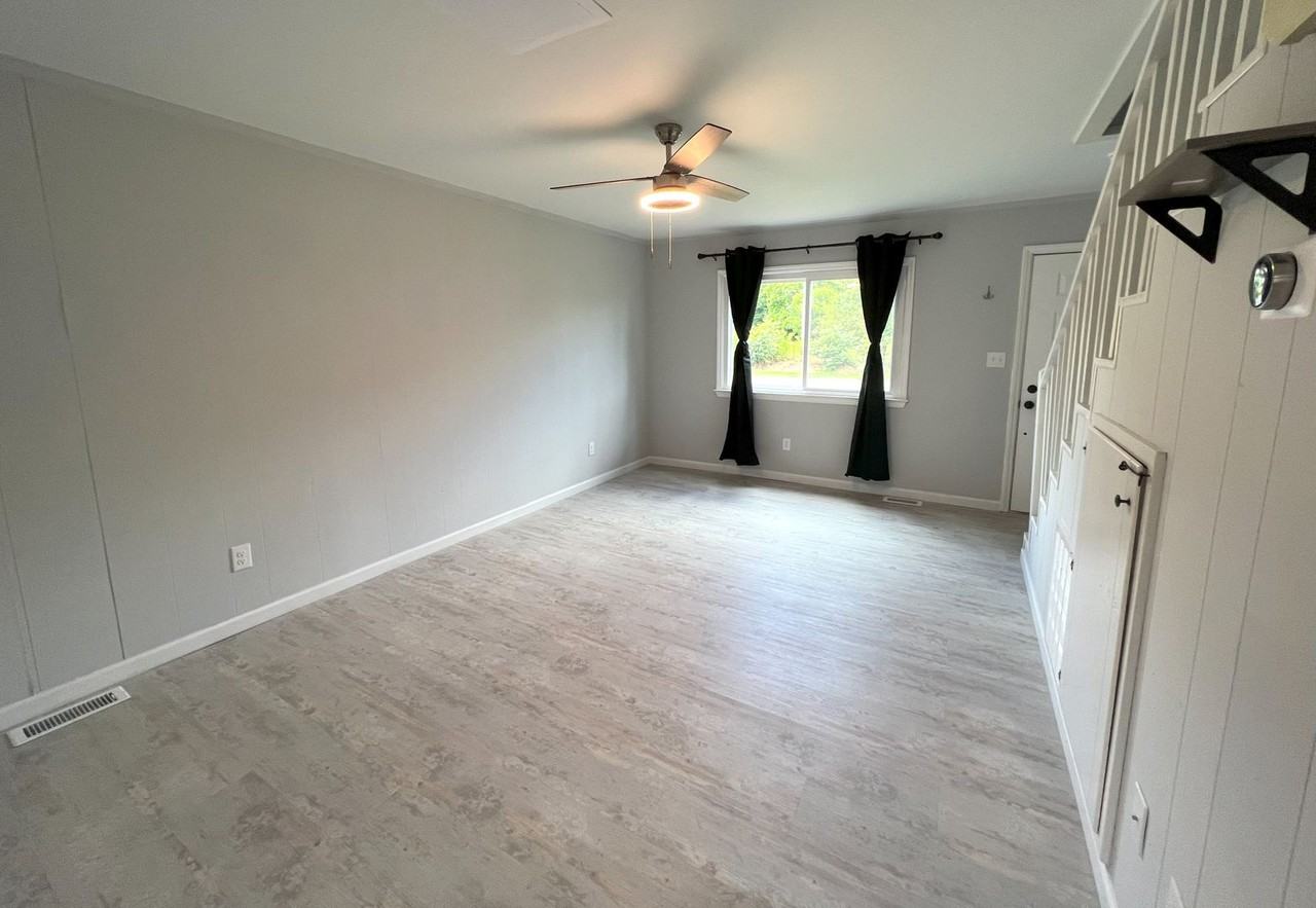 187 Holliman St - Photo 5 of 9