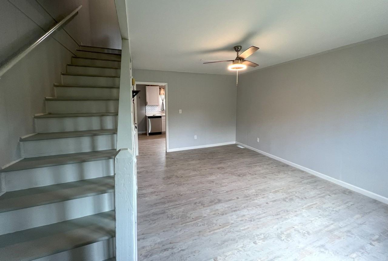 187 Holliman St - Photo 6 of 9