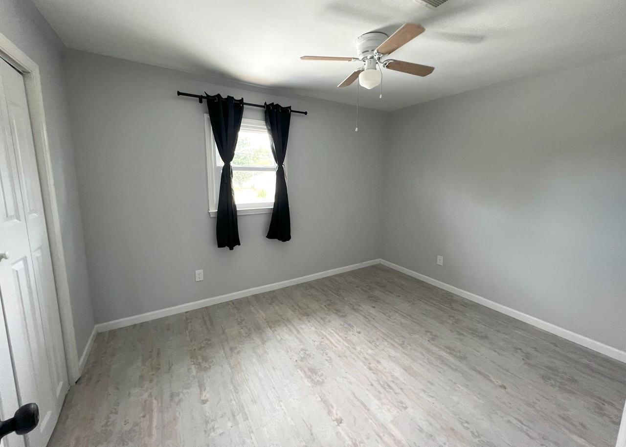 187 Holliman St - Photo 7 of 9