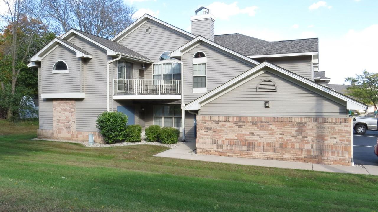 The Woods Apartments - Photo 2 of 7