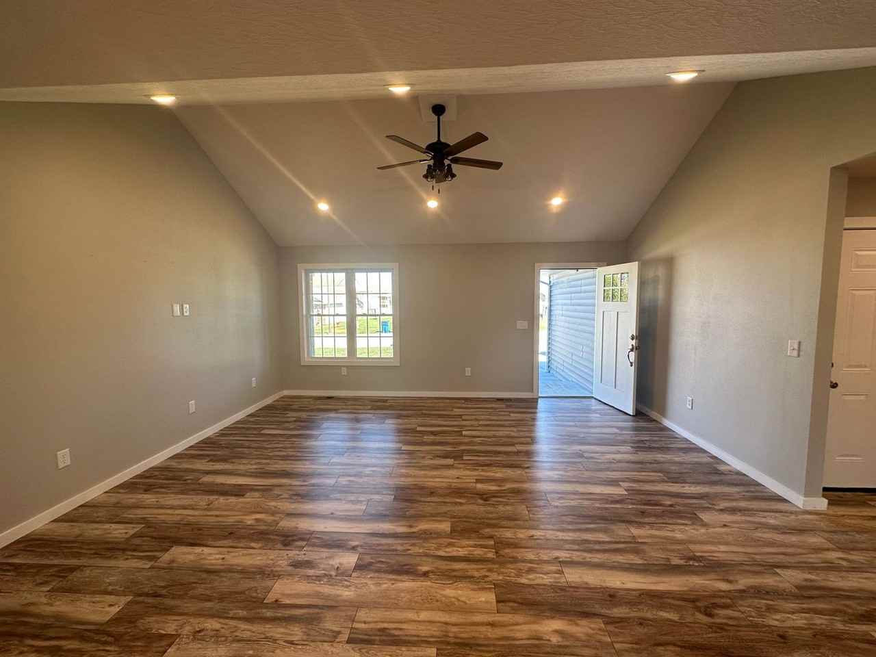 1274 Britney Dr - Photo 3 of 13