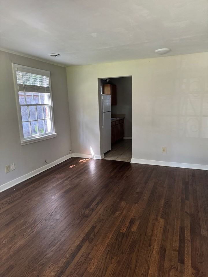 5017 Baylor Ave - Photo 3 of 7