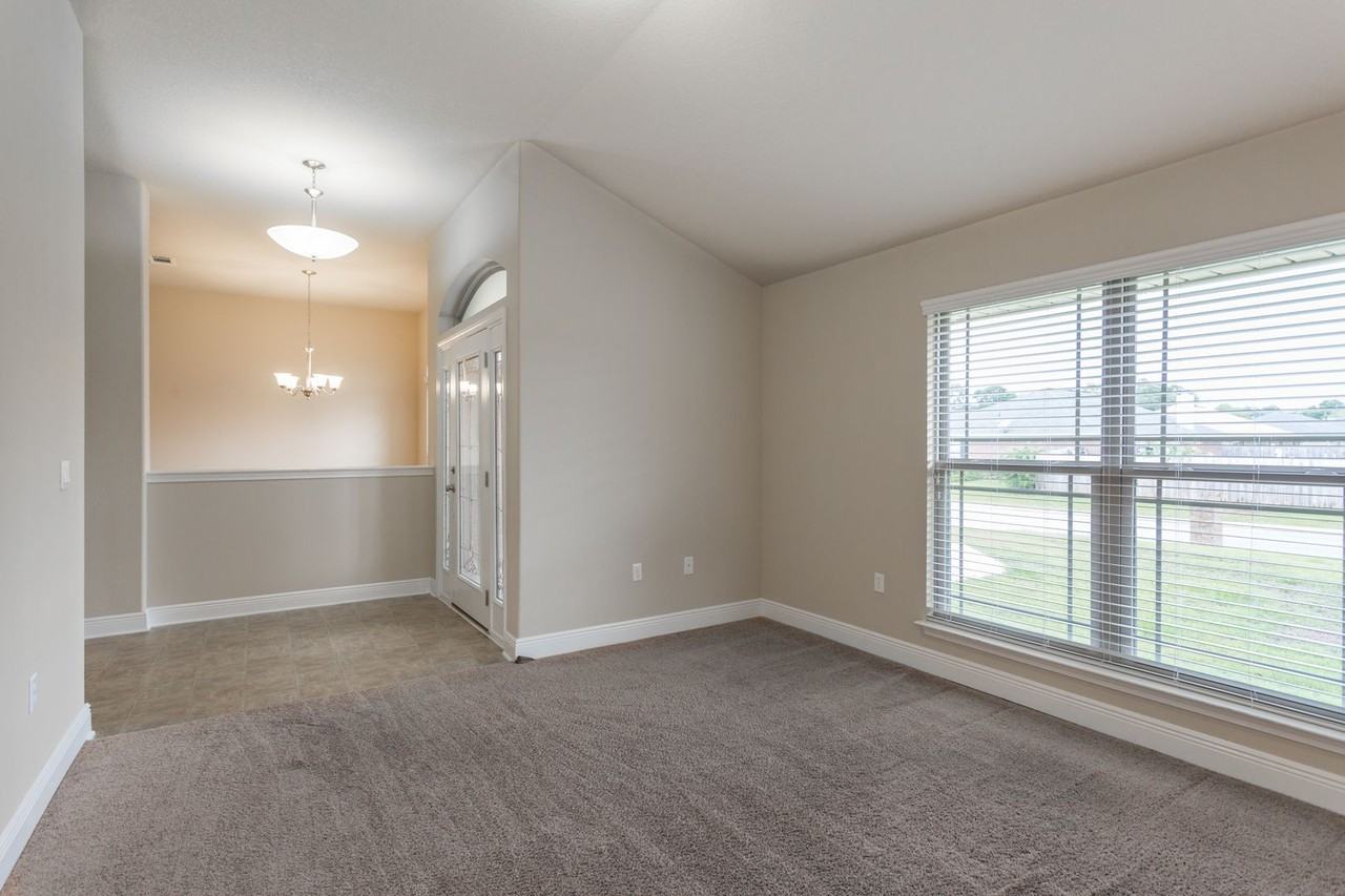 5269 English Oak Dr - Photo 3 of 35