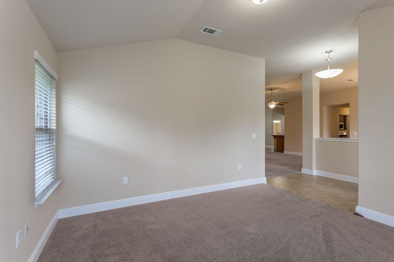 5269 English Oak Dr - Photo 4 of 35