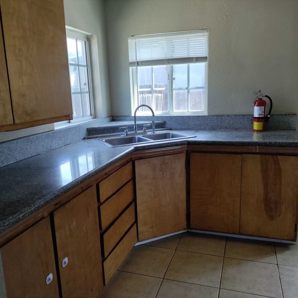 541 Morey Ave - Photo 3 of 6