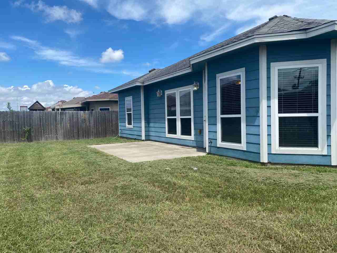7225 Lake Serenity Dr - Photo 2 of 24