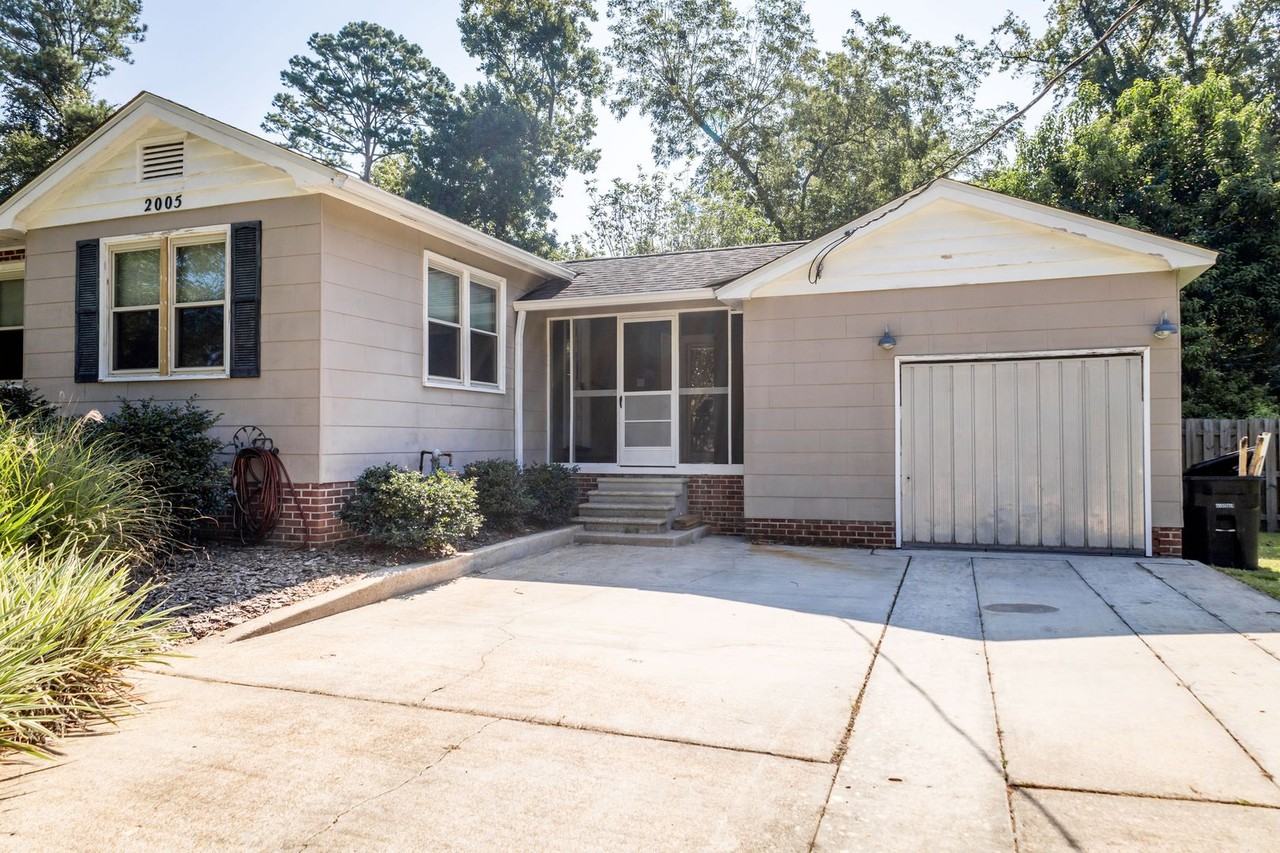 2005 W Randolph Cir - Photo 3 of 25