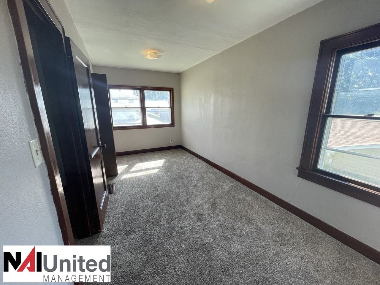 2935 S Cypress St - Photo 2 of 2