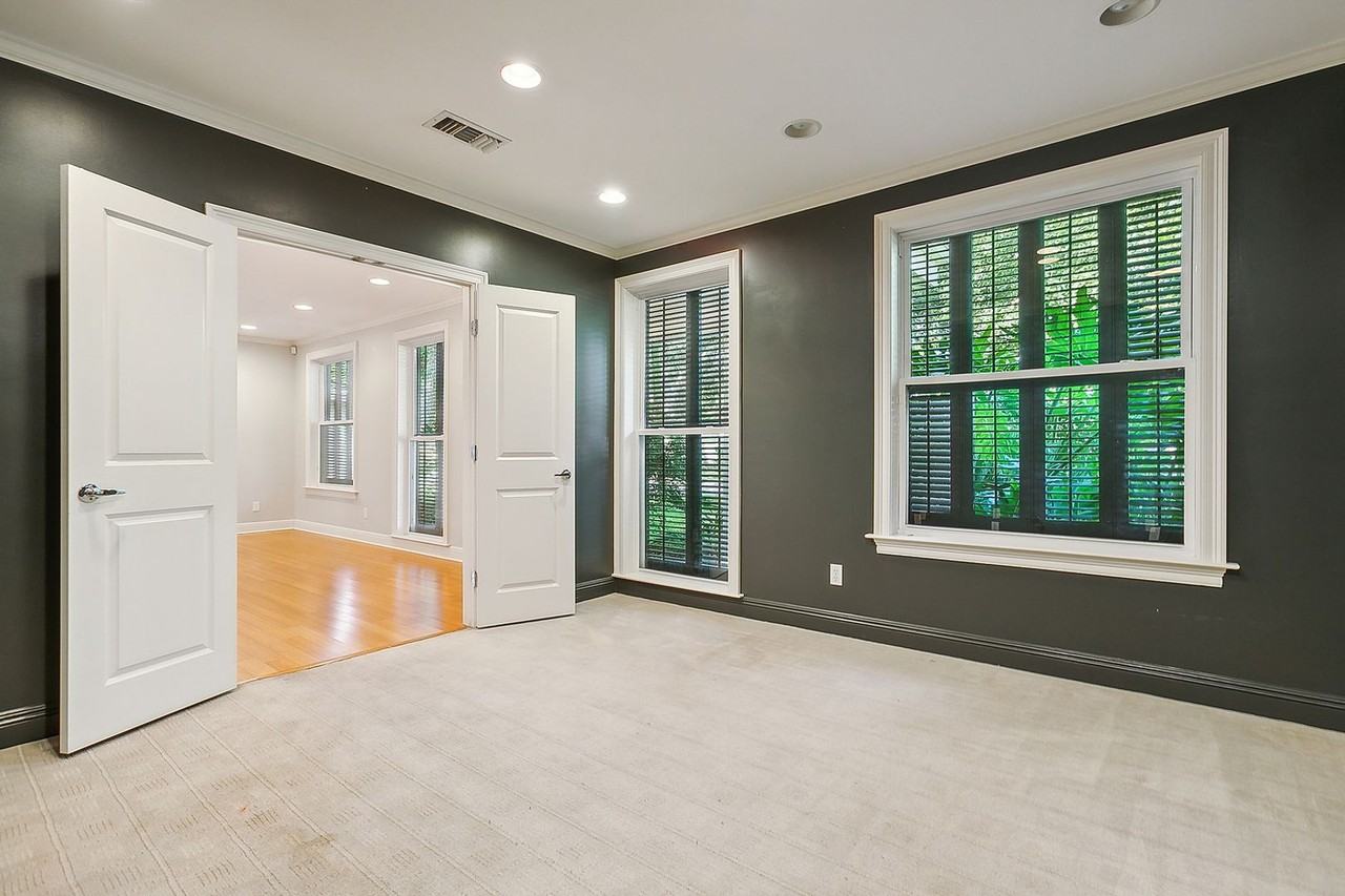 5427 Charlotte Dr - Photo 5 of 20