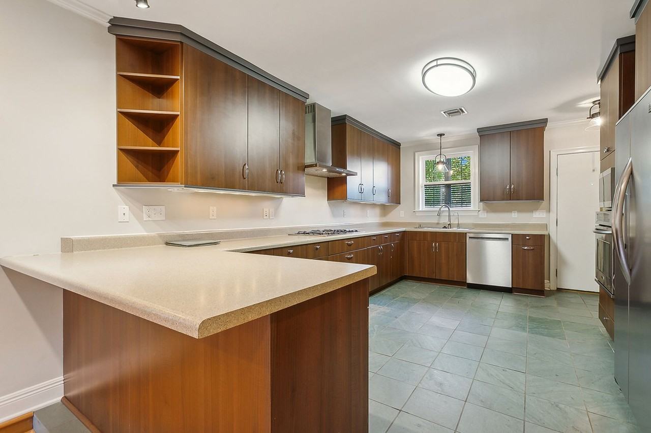 5427 Charlotte Dr - Photo 6 of 20