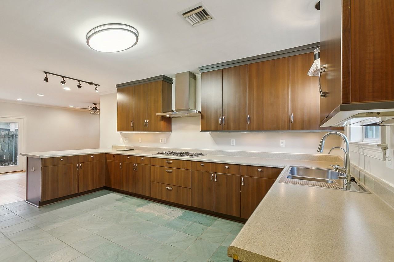 5427 Charlotte Dr - Photo 7 of 20