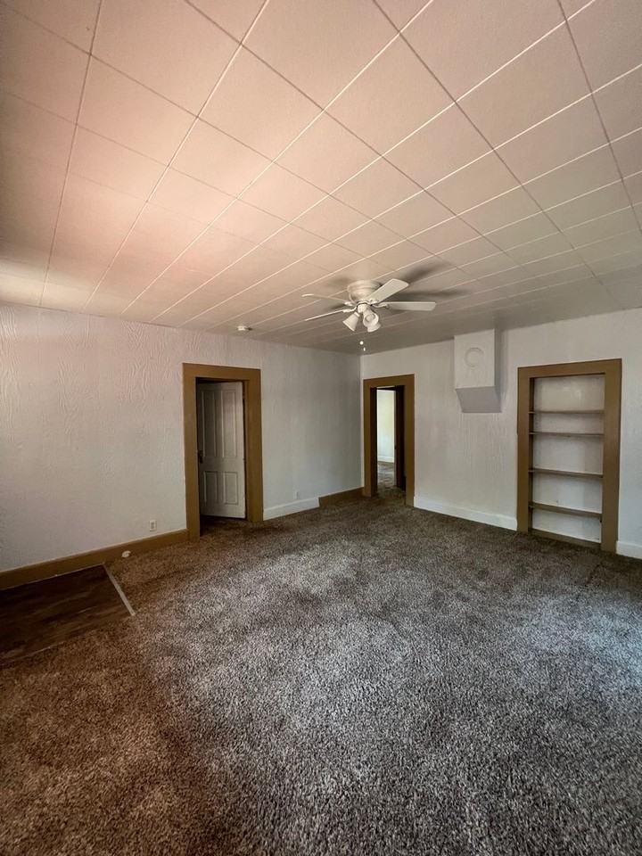 2270 Howard St - Photo 3 of 14