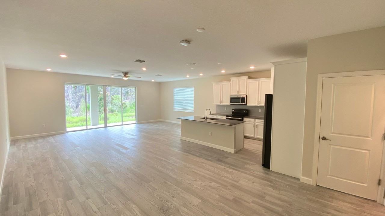 2321 Crescent Moon St - Photo 2 of 27