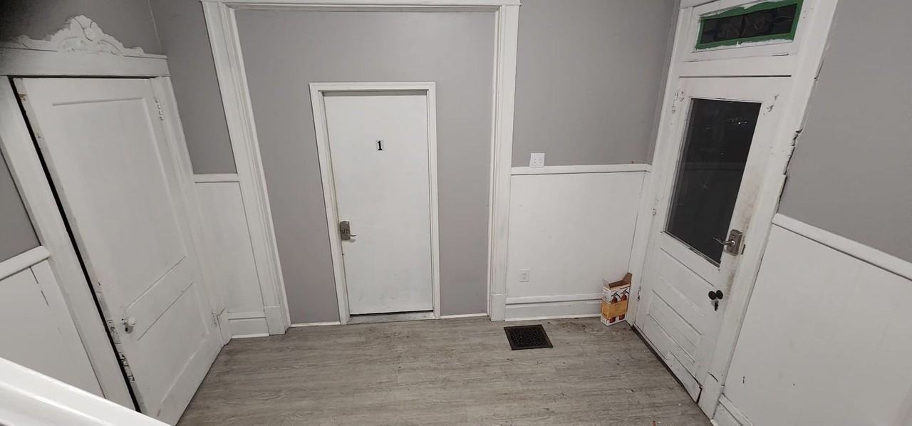 306 Broadway Ave - Photo 3 of 21