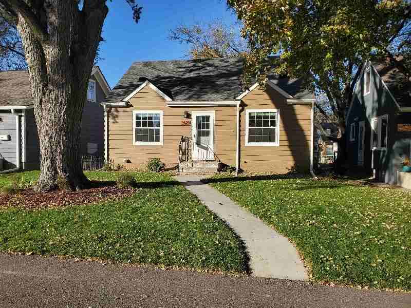 3629 Noble Ave N - Photo 2 of 14