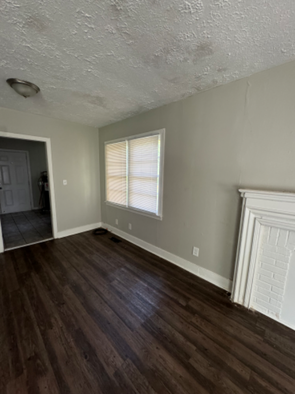 403 Main St - Photo 2 of 20