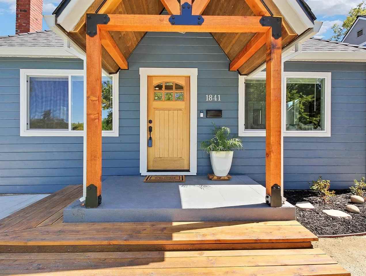 1841 44th St #NA - Photo 2 of 32